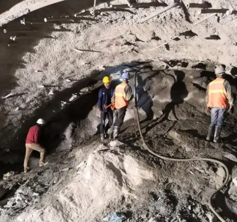 涪城拱顶带模注浆料的施工流程及注意事项